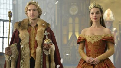 De Mary Stuart à Elisabeth II : ces reines au coeur des séries