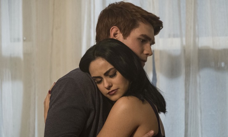 Riverdale : Archie et Veronica risquent de rompre à cause d'Hiram Lodge