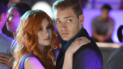 Shadowhunters : Jace essaye d'oublier Clary avec...