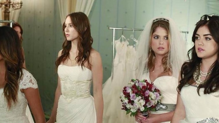 Pretty Little Liars : un couple s'est officiellement marié ! (photos)