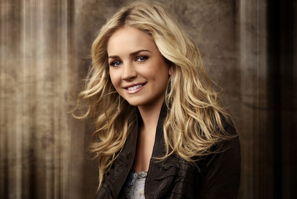 Britt Robertson rejoint l’univers de Shondaland avec For The People !