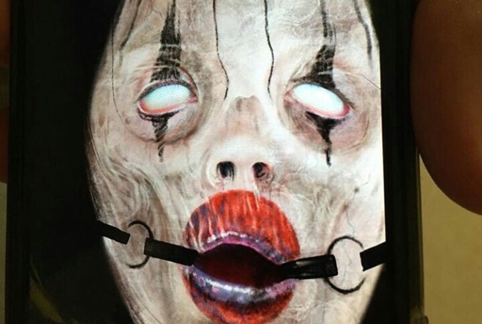 Sans pression, Ryan Murphy dévoile une photo effrayante d’American Horror Story