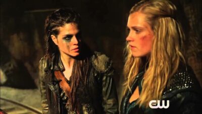 The 100 : "Il est temps que Clarke respecte enfin Octavia" pour Marie Avgeropoulos