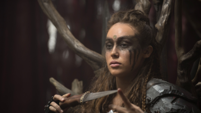 Alycia Debnam-Carey : 3 choses à savoir sur l'interprète de Lexa dans The 100 !