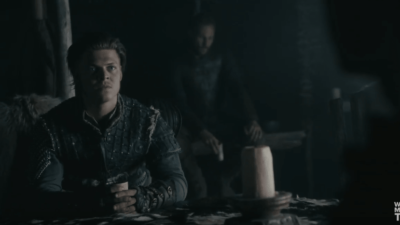 Vikings saison 5 : Ivar doit rendre des comptes dans la première vidéo !