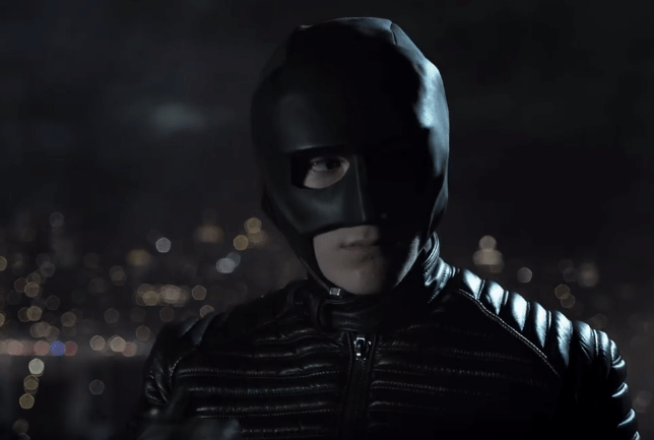 Gotham : Bruce enfile (enfin) son Bat-costume dans ce nouveau trailer