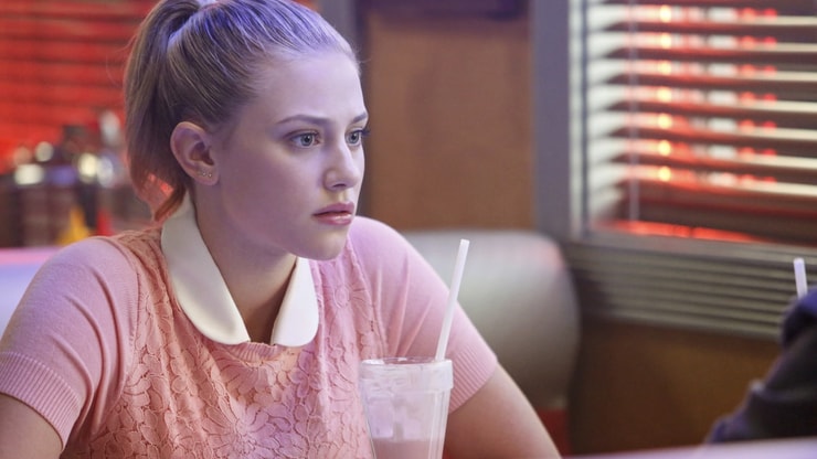 Riverdale : l'incroyable théorie qui relie Sabrina l'apprentie sorcière & Betty