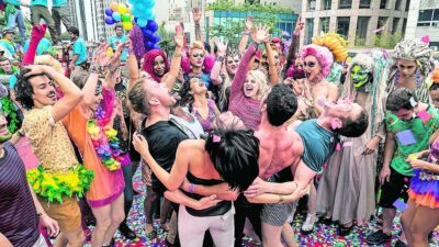 Sense8 : un feu d'artifice tiré à la Tour Eiffel choque les parisiens