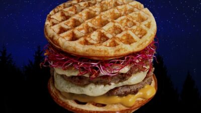 Blend prépare le « Demogorgonzola », un burger spécial Stranger Things