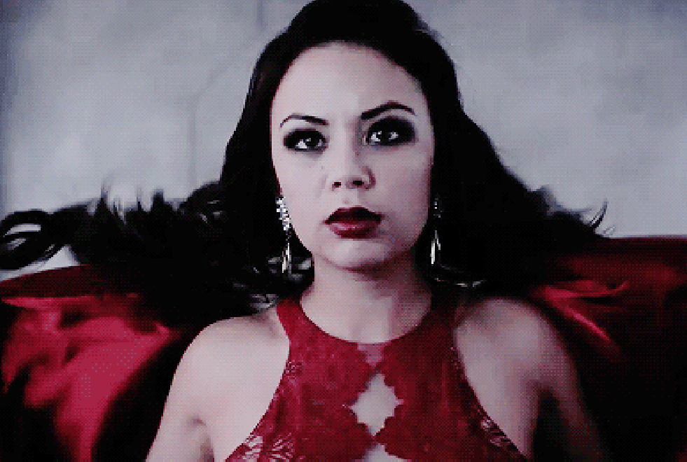 7 preuves que Mona est la mean girl ultime de PLL (sorry Alison)
