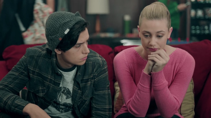 Riverdale : celle qui se mettra entre Jughead et Betty se révèle enfin en photo !