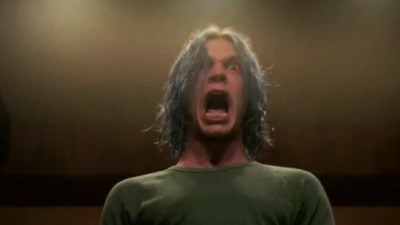 American Horror Story, Cult : une première photo d&rsquo;Evan Peters en Andy Warhol dévoilée