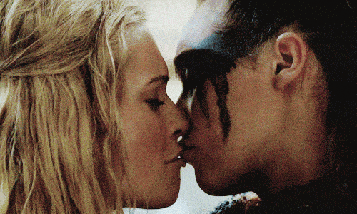 "Lexa méritait mieux" : comment un personnage de The 100 a fait bouger le monde LGBT