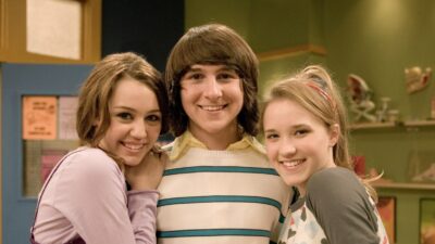 Hannah Montana : Mitchel Musso se moque de son look dans la série