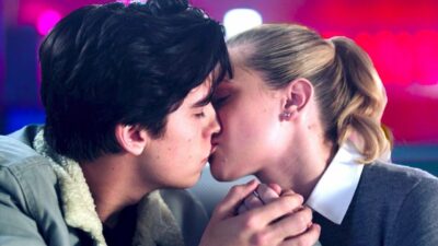 Riverdale : Lili Reinhart raconte ce que ça fait d’embrasser ses co-stars