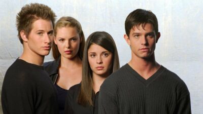 Roswell : le casting du reboot prend la pose sur Instagram