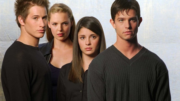 Roswell : le casting du reboot prend la pose sur Instagram