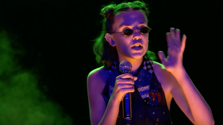 Millie Bobby Brown (Eleven) résume la saison 1 de Stranger Things dans un rap magistral
