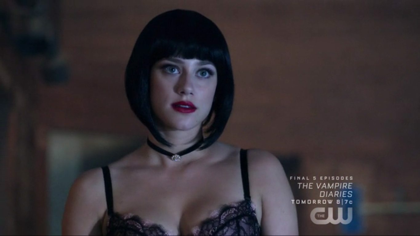 Riverdale : un fan prouve que le tueur à la cagoule est Dark Betty et&#8230;