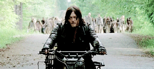 The Walking Dead : Top 16 des moments les plus cool de Daryl Dixon