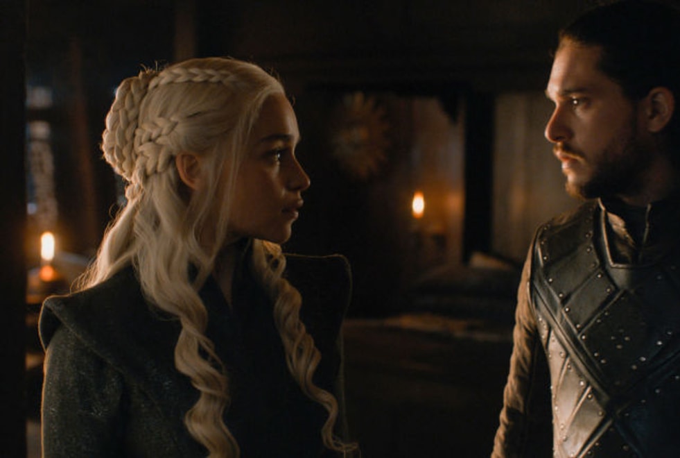 Emilia Clarke (Daenerys) s’exprime sur ses scènes de sexe dans Game of Thrones