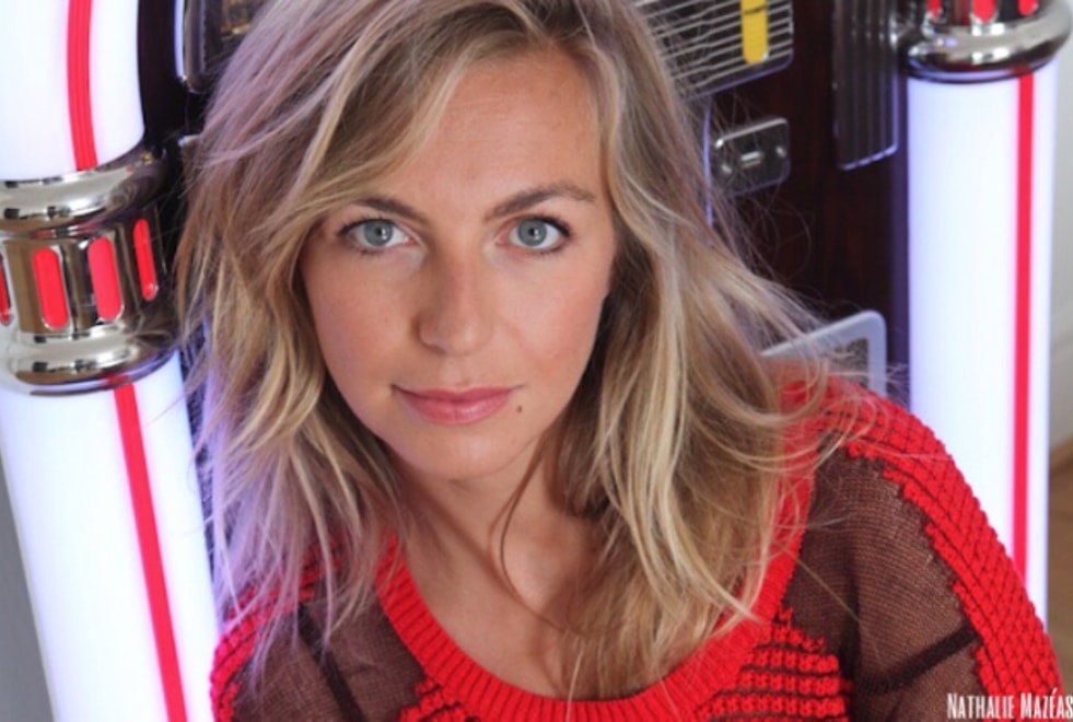 Amélie Étasse (Scènes de Ménages) affronte la fin du monde dans Bouquet Final (interview)