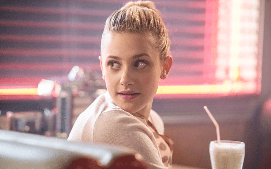 Lili Reinhart a une envie particulière pour les cheveux de Betty dans Riverdale