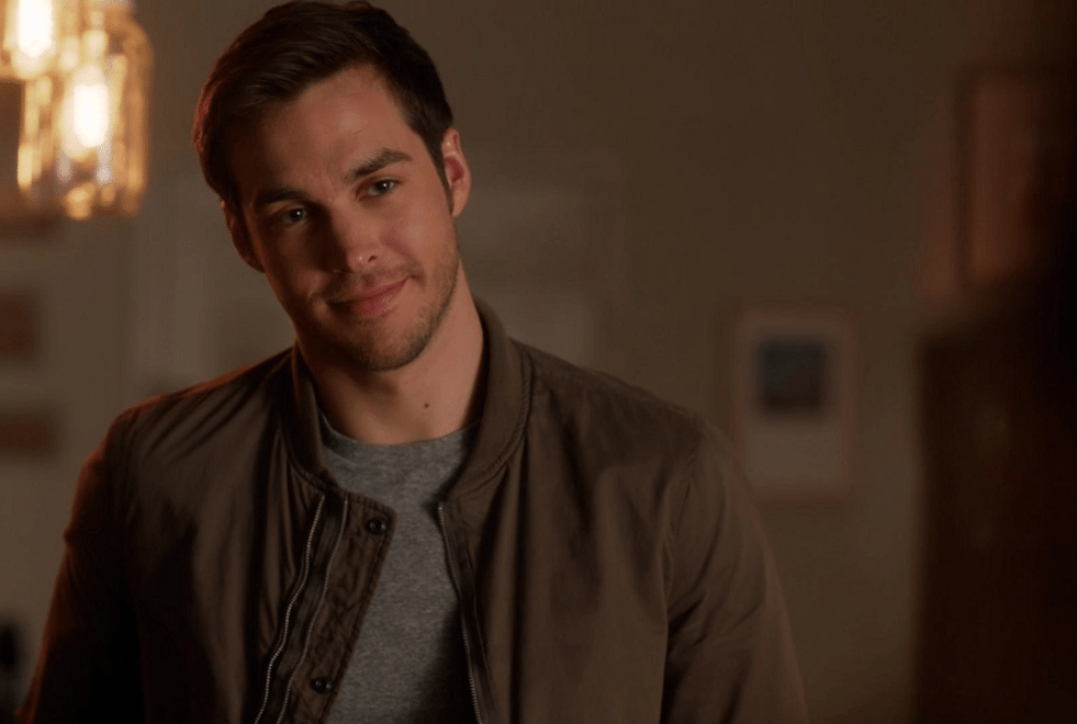 Supergirl : découvrez le nouveau costume de Mon-El en photo !