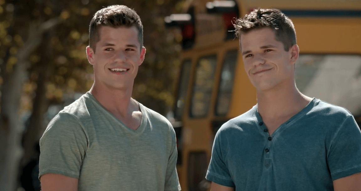 Fred et George Weasley- Max et Charlie Carver
