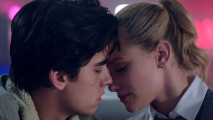 Riverdale : les conseils surprenants de Cole Sprouse & Lili Reinhart au couple Bughead