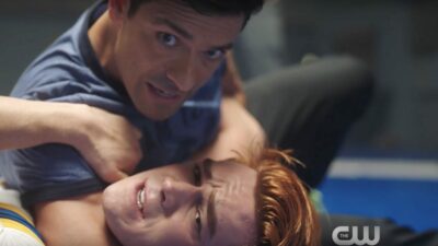 Riverdale : la guerre est déclarée entre Archie et Hiram dans un nouveau trailer