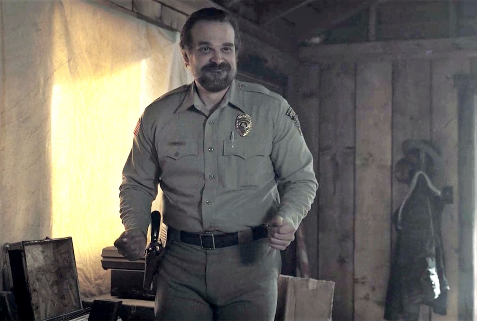 David Harbour fait la ‘Hopper Dance’ avec des pingouins