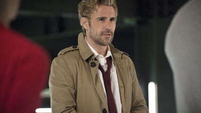 Legends of Tomorrow : Constantine rejoint définitivement le Waverider pour la saison 4