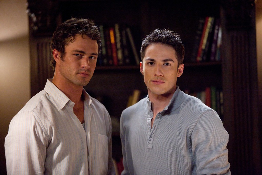 the-vampire-diaries-taylor-kinney
