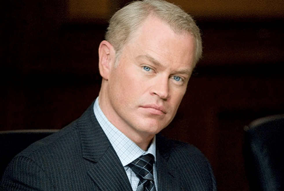 Legends of Tomorrow : Neal McDonough (Damien Darhk) deuxième invité du Festival de Monte Carlo