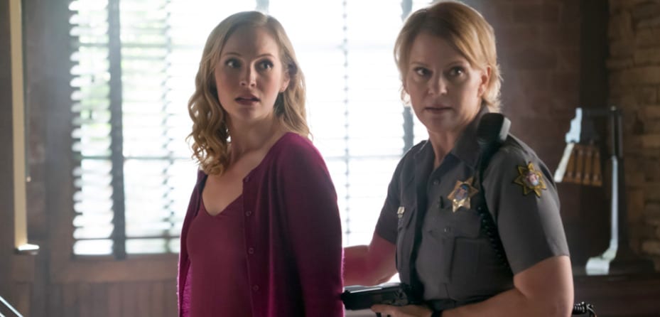 caroline et liz forbes dans The Vampire Diaries