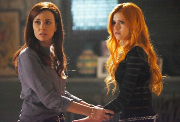 Jocelyn et Clary Fray dans Shadowhunters