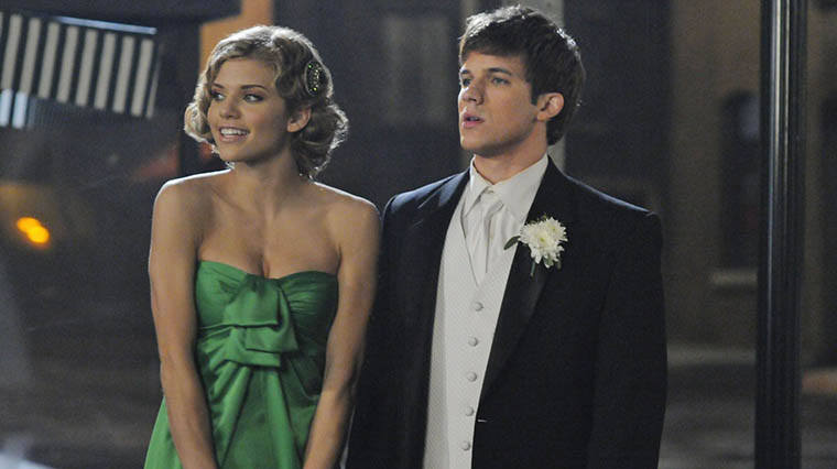 liam-naomi-90210