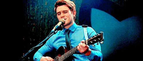 archie riverdale guitare chante