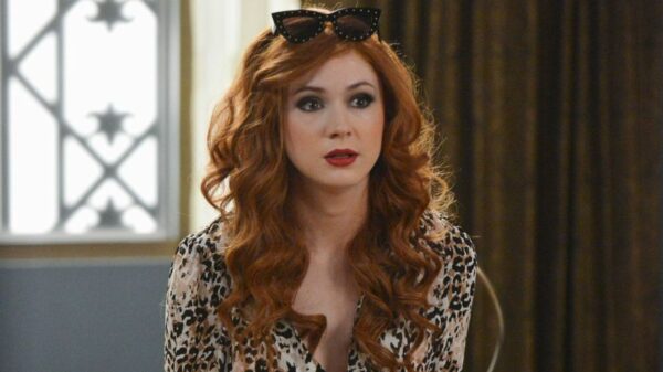 karen gillan selfie wig