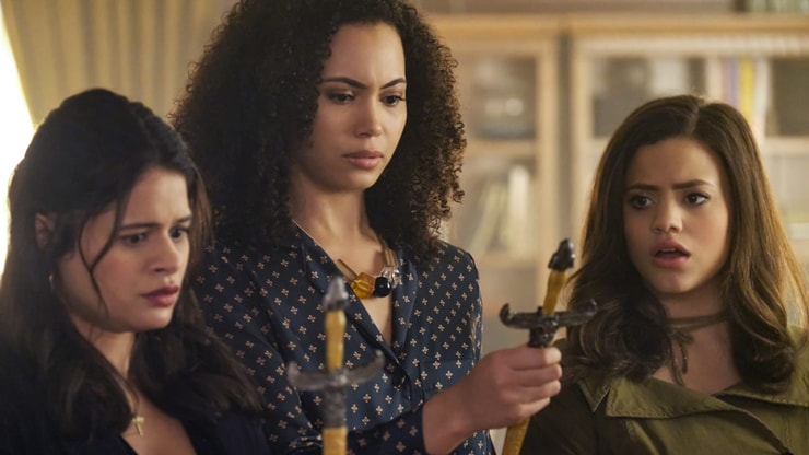 Charmed : on a la PREMIÈRE photo des soeurs du reboot !