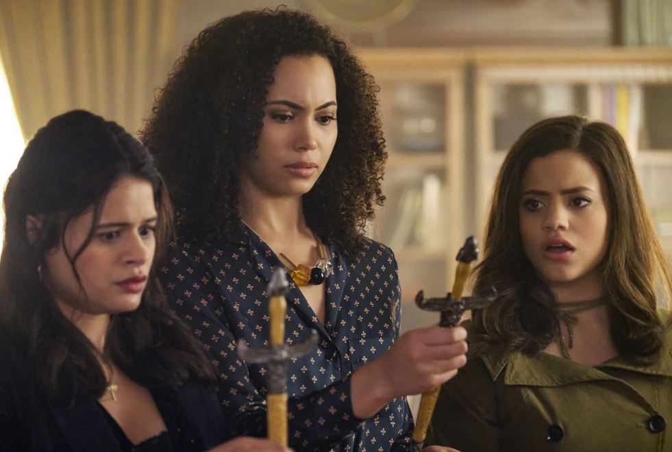 Charmed : on a la PREMIÈRE photo des soeurs du reboot !