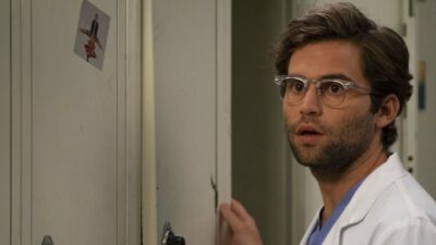 Grey’s Anatomy : Jake Borelli (Schmitt) fait son coming-out grâce à la série