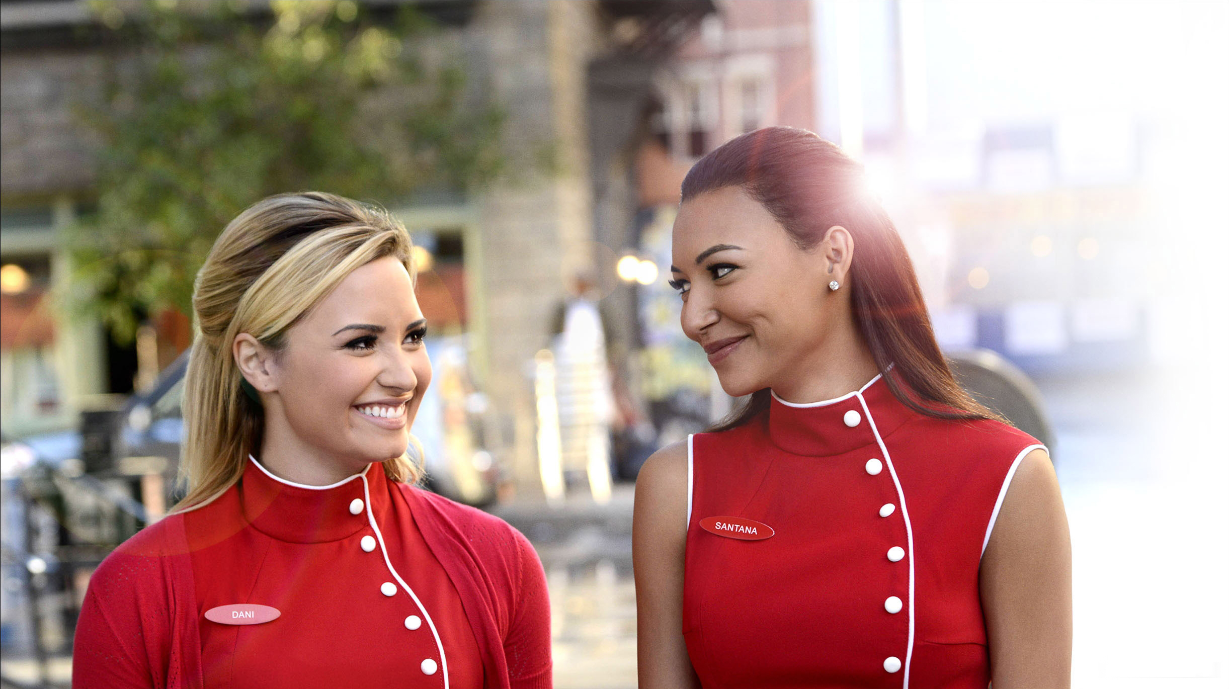 Dantana-santana-and-dani-35722027-2443-1370