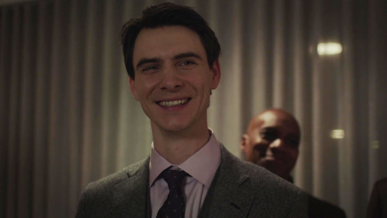 Counterpart, Harry Lloyd : "la saison 2 est plus folle, plus ambitieuse, plus dangereuse"