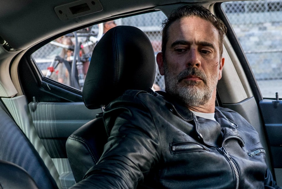The Walking Dead saison 8 : qui Negan a-t-il pris dans sa voiture dans l’épisode 14 ?
