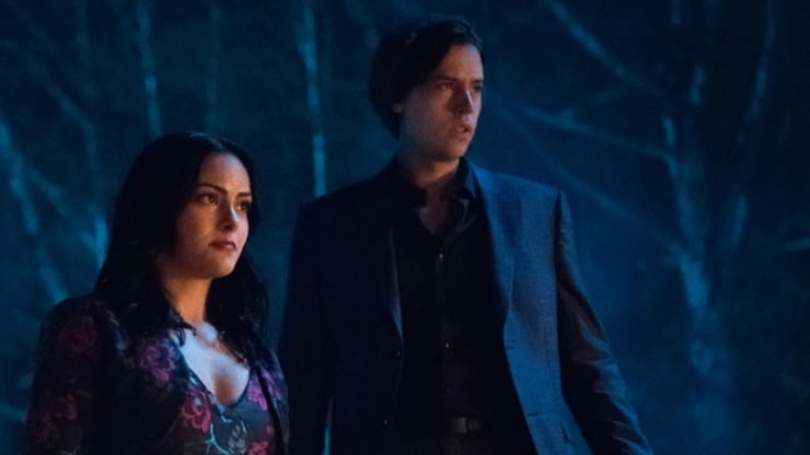 Riverdale : Camila Mendes parle de sa rencontre gênante avec Cole Sprouse