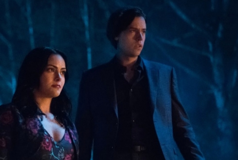 Riverdale : Camila Mendes parle de sa rencontre gênante avec Cole Sprouse