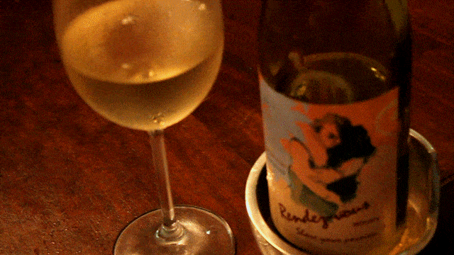 Un verre de vin blanc frais