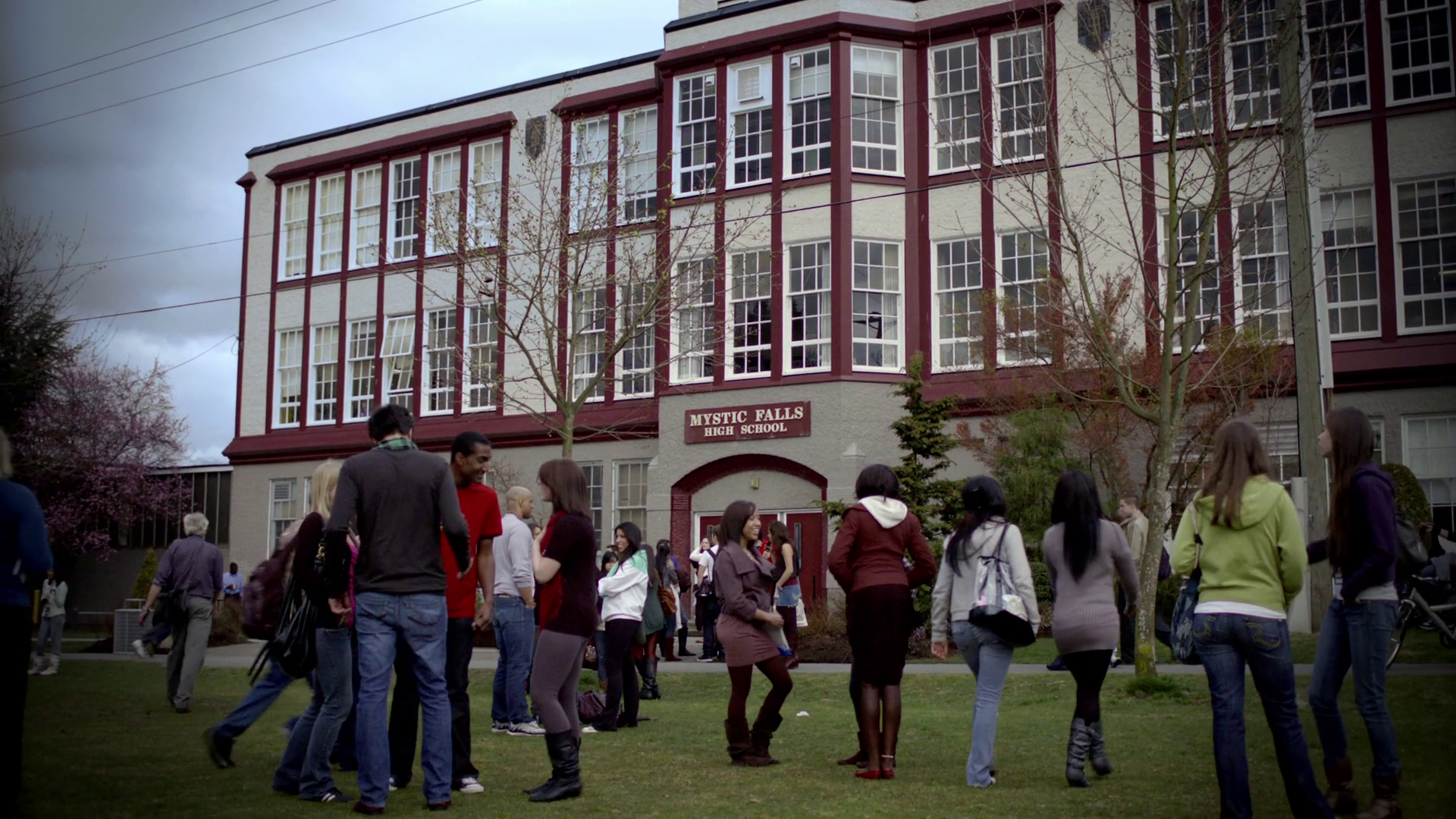 Mystic Falls High School (The Vampire Diaries)